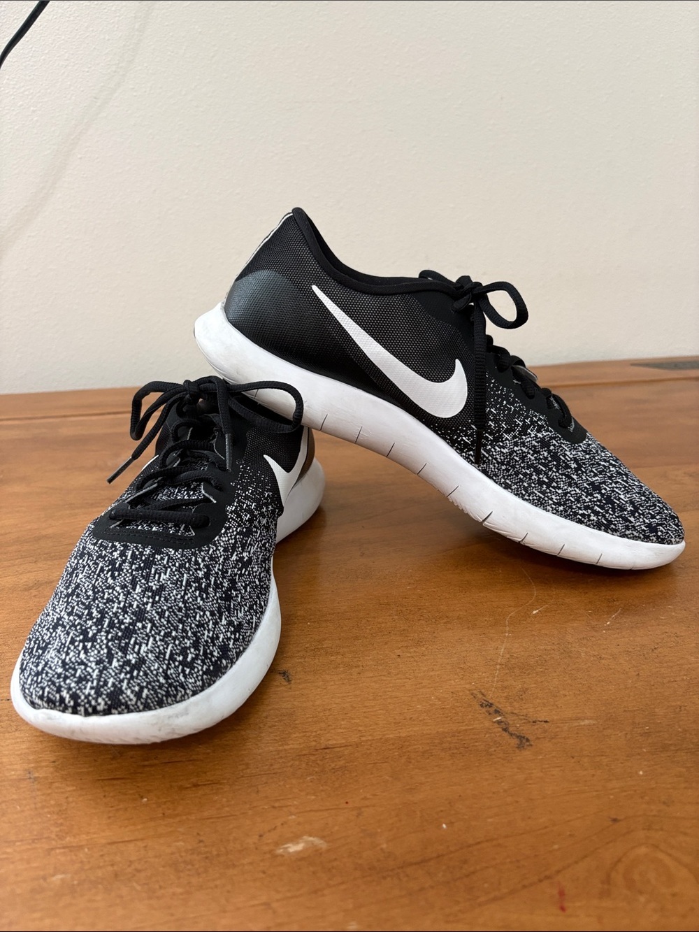 Nike Flex Contact Black and White Knit Training Sneakers Size 11